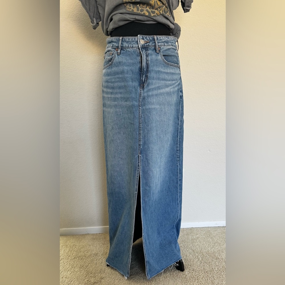 American Eagle Outfitters Blue denim skirt
